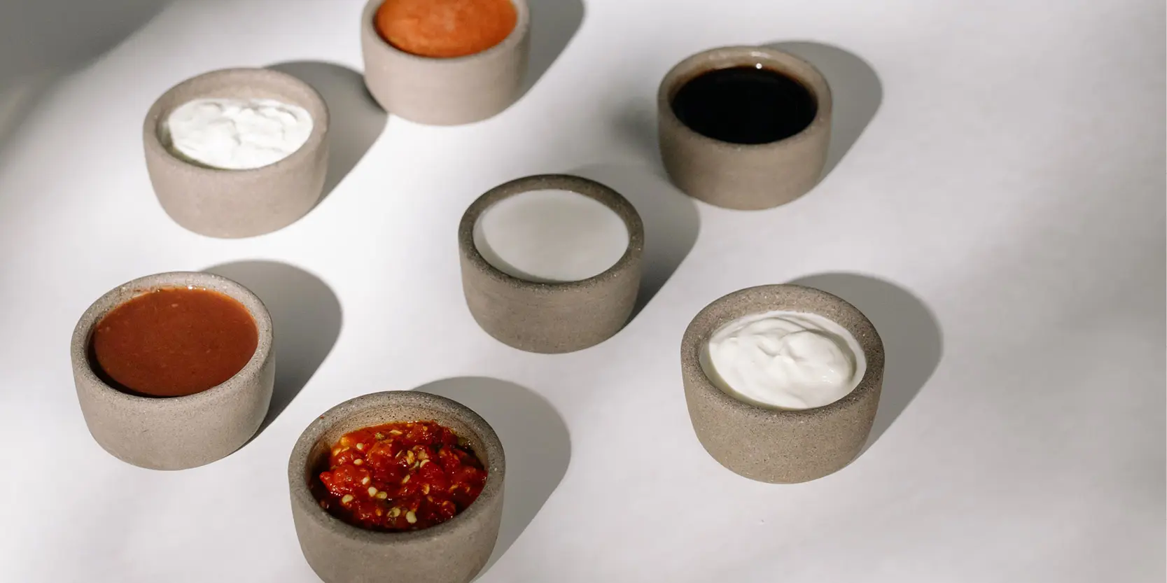 Évaluation de sauces lors d'un test de dégustation chez ConsumerHouse